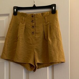FREE PEOPLE MOVEMENT. - U Peach. High Waist Mustard Button Shorts